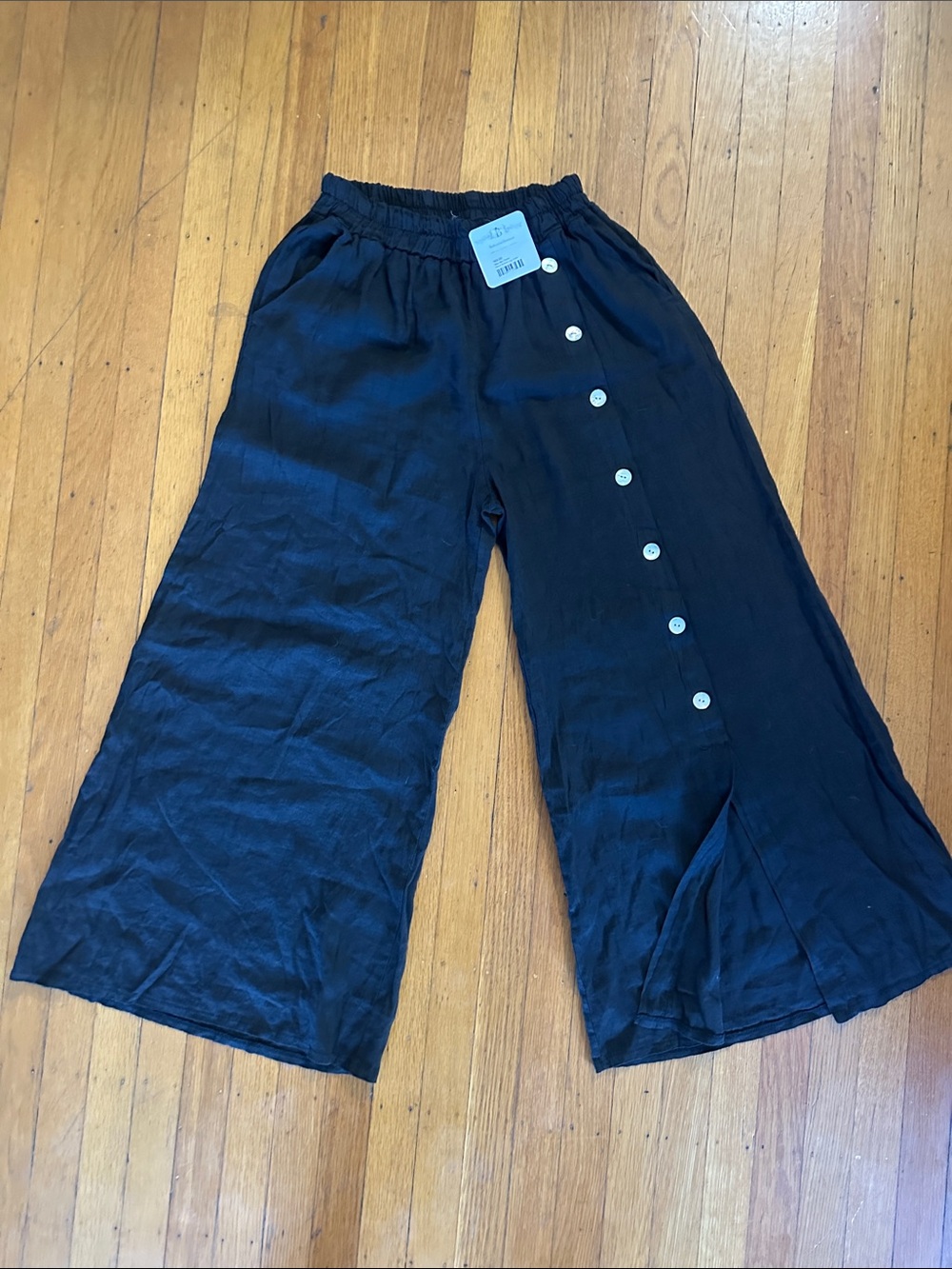 Wide-Leg Button-Trim Pants - Black